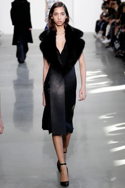 Look 10